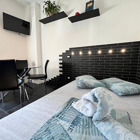 Appartement Blaxej, Nel Cuore Di Verona, Moderno Ed Elegante, 4 Posti Letto, Wi-Fi, Self Check In Extérieur photo
