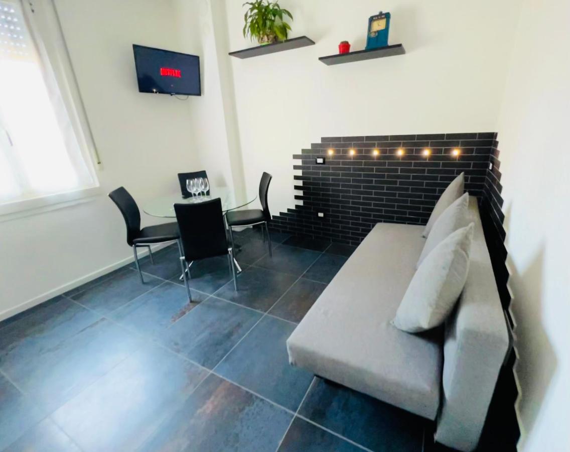 Appartement Blaxej, Nel Cuore Di Verona, Moderno Ed Elegante, 4 Posti Letto, Wi-Fi, Self Check In Extérieur photo