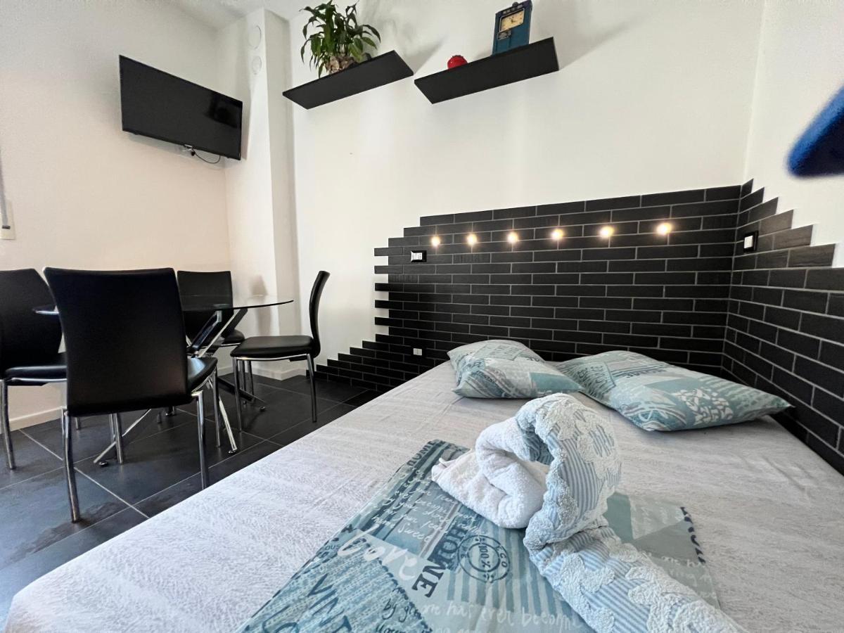 Appartement Blaxej, Nel Cuore Di Verona, Moderno Ed Elegante, 4 Posti Letto, Wi-Fi, Self Check In Extérieur photo